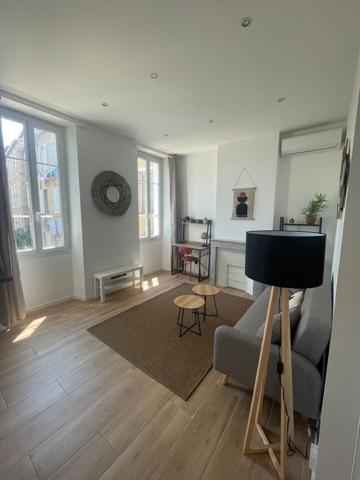 LOCATION 2 PIECES MEUBLE - PERIER 13008 MARSEILLE