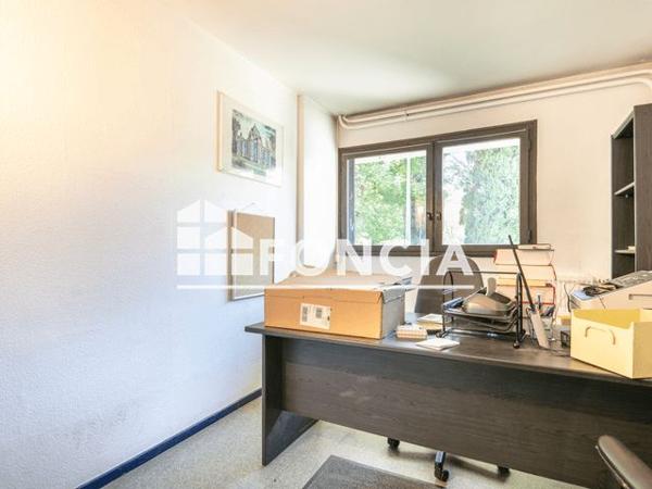 Local commercial 92.57 m² à Grenoble 38100 à vendre