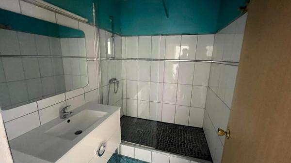 Vue dégagée dans une résidence sécurisée