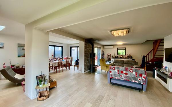 Maison à vendre    5 pièces • 135 m2 Séné