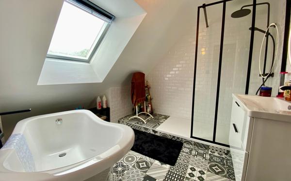 Maison à vendre    5 pièces • 135 m2 Séné