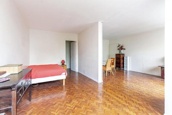 Appartement 2 pièces 53 m² — Sur cour — Calme — À rénover — Paris 11e