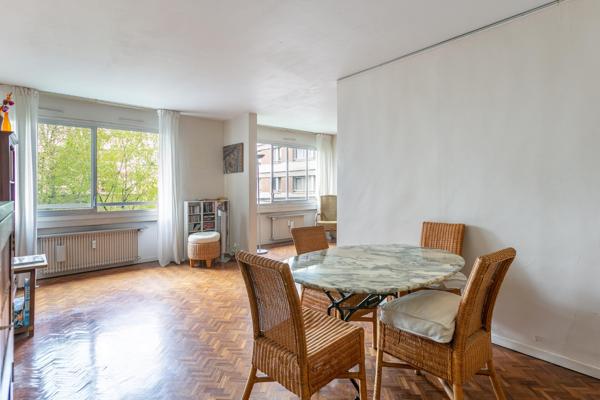 Appartement 2 pièces 53 m² — Sur cour — Calme — À rénover — Paris 11e