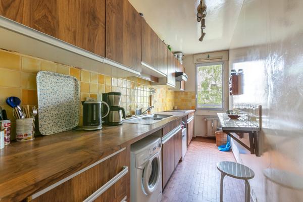 Appartement 2 pièces 53 m² — Sur cour — Calme — À rénover — Paris 11e