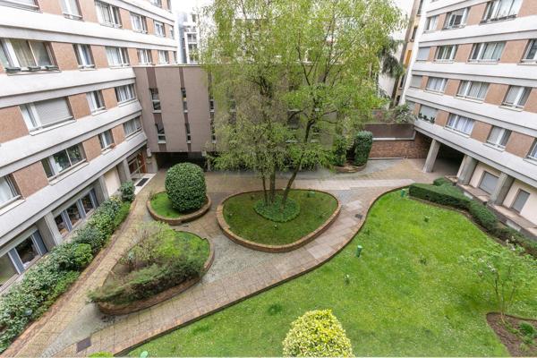 Appartement 2 pièces 53 m² — Sur cour — Calme — À rénover — Paris 11e