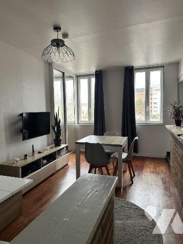 ROUEN A proximité immédiate de la Place du Vieux Marché. F2 bis 