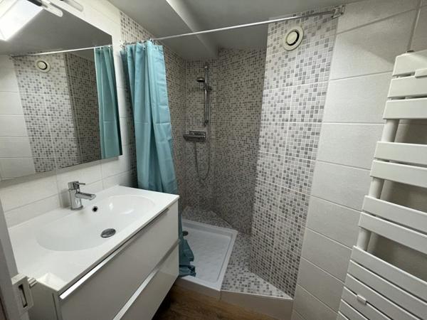 Maison à louer 750 € CC Créon 3 p 54 m² DPE D