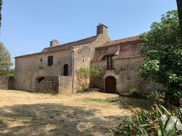 A VENDRE - A BEAUREGARD (LOT - 46260) - Dans un petit hameau à seulement 5km de Limogne-en-Quer...