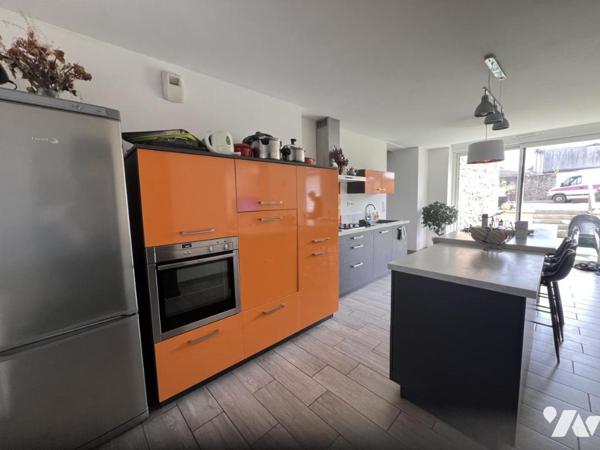 LA FERTE MACE, maison de ville sans travaux, 4ch, jardin clos
