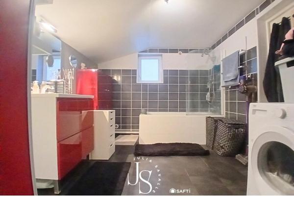 Maison mitoyenne d'un côté, idéale première acquisition, sans travaux