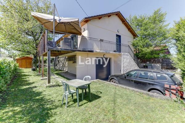 Maison, jardin, terrasse, garage