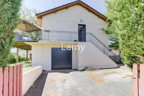 Maison, jardin, terrasse, garage