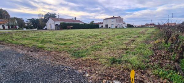 Terrain Constructible Village Gorges 442 M², non viabilisé et libre de constructeur (Lot 3)