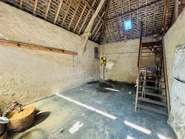 À VENDRE – Longère 110 m² habitables avec nombreuses dépendances et terrain de 900 m²