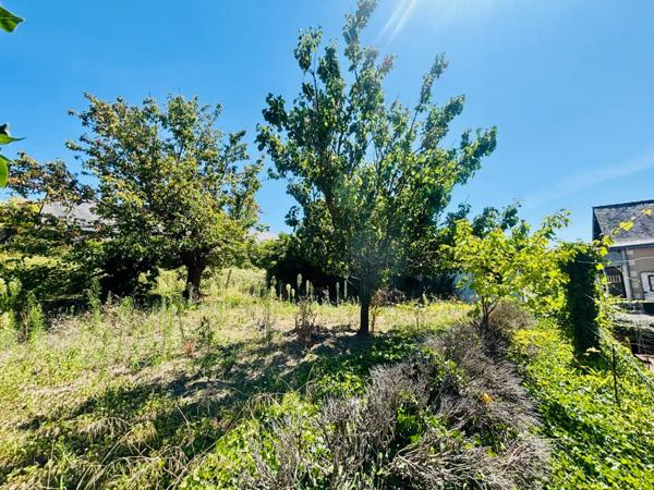 À VENDRE – Longère 110 m² habitables avec nombreuses dépendances et terrain de 900 m²