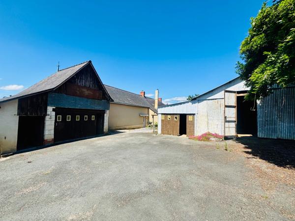 À VENDRE – Longère 110 m² habitables avec nombreuses dépendances et terrain de 900 m²