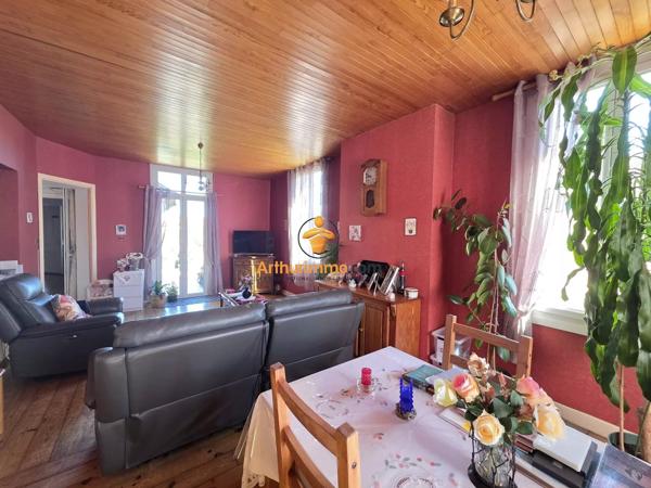 Vente                                                      Appartement
                        
                     3 pièces                      81 m2                     à Tarbes