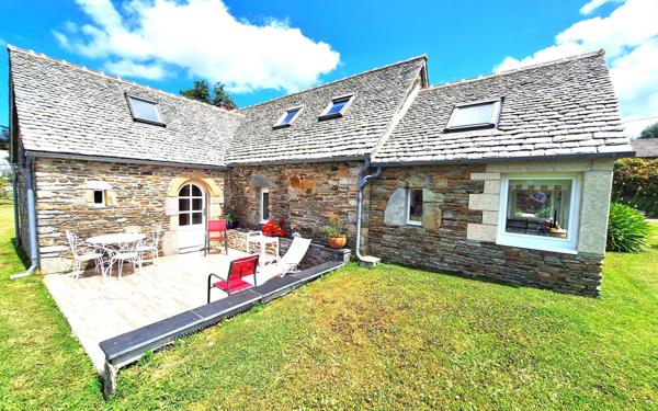 Maison à vendre    5 pièces •  Locquirec