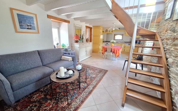 Maison à vendre    5 pièces •  Locquirec