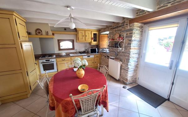 Maison à vendre    5 pièces •  Locquirec