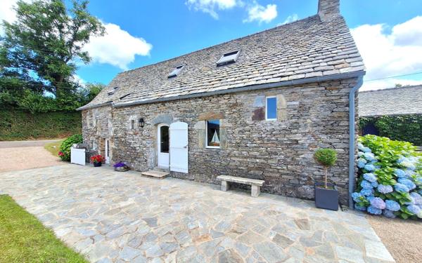 Maison à vendre    5 pièces •  Locquirec