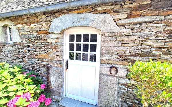 Maison à vendre    5 pièces •  Locquirec