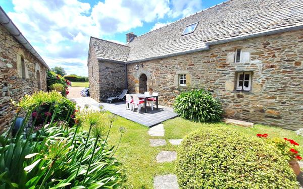 Maison à vendre    5 pièces •  Locquirec