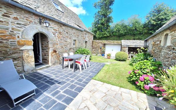 Maison à vendre    5 pièces •  Locquirec