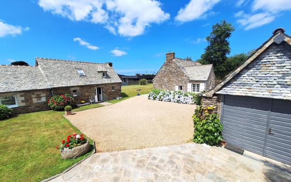 Maison à vendre    5 pièces •  Locquirec