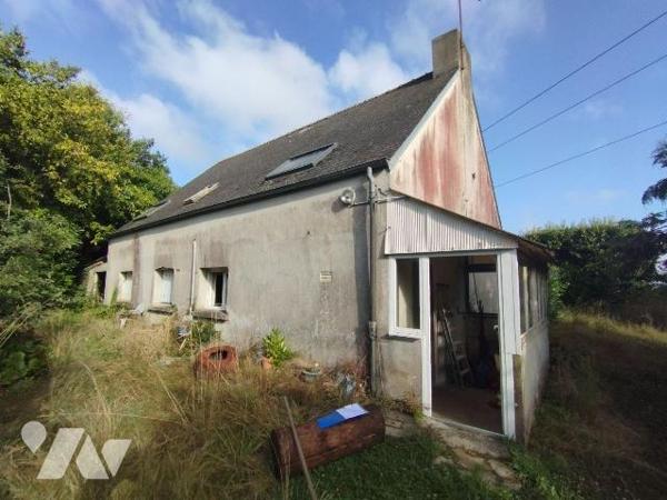 Située entre BANNALEC et ROSPORDEN cette maison datant de 1980 est à rénover entièrement.
D'un...