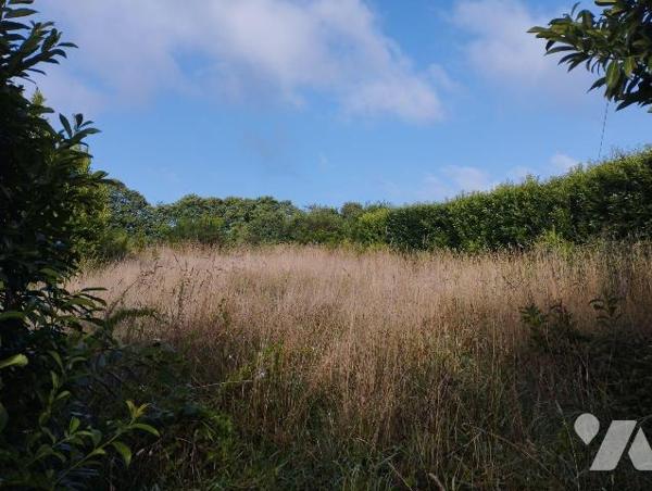 Située entre BANNALEC et ROSPORDEN cette maison datant de 1980 est à rénover entièrement.
D'un...