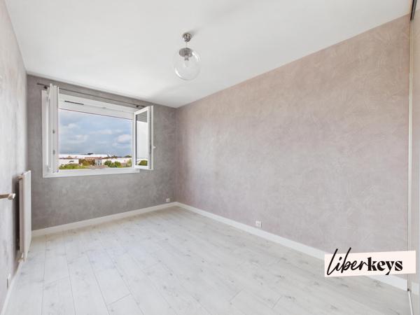 Plaisir – Appartement 3 pièces lumineux de 71 m² avec balcon et box fermé en sous-sol