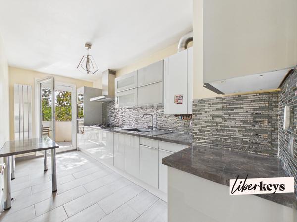 Plaisir – Appartement 3 pièces lumineux de 71 m² avec balcon et box fermé en sous-sol