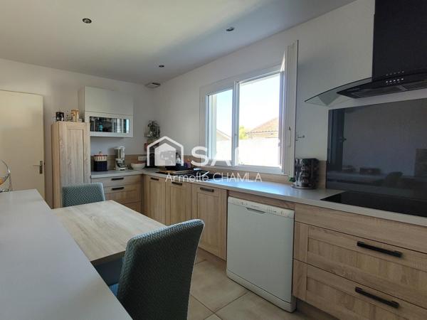 MAISON ENTIEREMENT RENOVEE - 3 CHAMBRES ET GARAGE