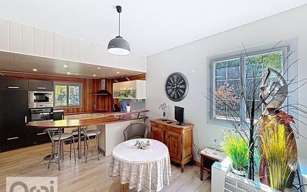 Maison à louer    6 pièces • 180 m2 Guécélard