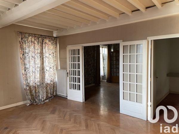 Maison traditionnelle 8 pièces de 245 m² à Sorbiers (42290)