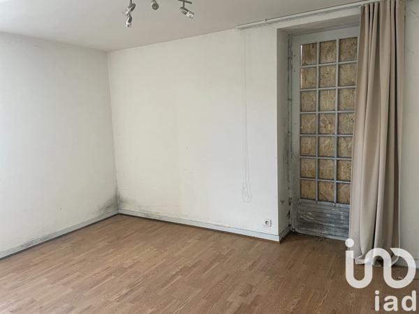 Maison traditionnelle 8 pièces de 245 m² à Sorbiers (42290)