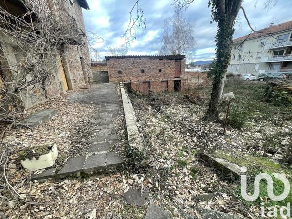 Maison traditionnelle 8 pièces de 245 m² à Sorbiers (42290)