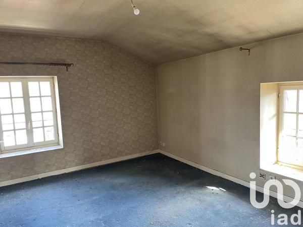 Maison traditionnelle 8 pièces de 245 m² à Sorbiers (42290)