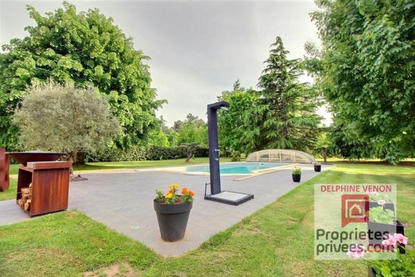 Exclusivité- Longère avec beaucoup de cachet avec piscine et parc arboré de 5585 m² proche Loire à Germigny Des Prés