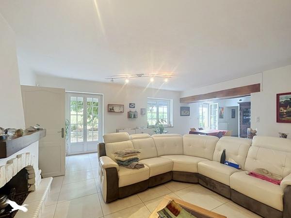 Maison à vendre 254 880 € Bourg-Charente 5 p 135 m² DPE D