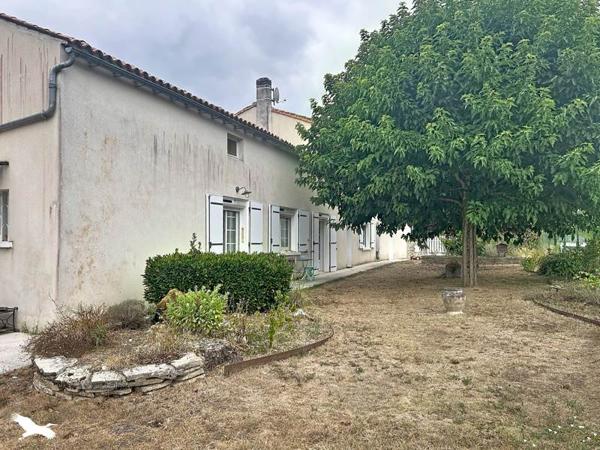 Maison à vendre 254 880 € Bourg-Charente 5 p 135 m² DPE D