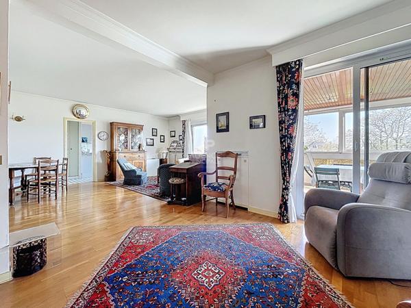 Appartement - 103,35 m² - 4 pièces €799 000 ** - Référence 162084