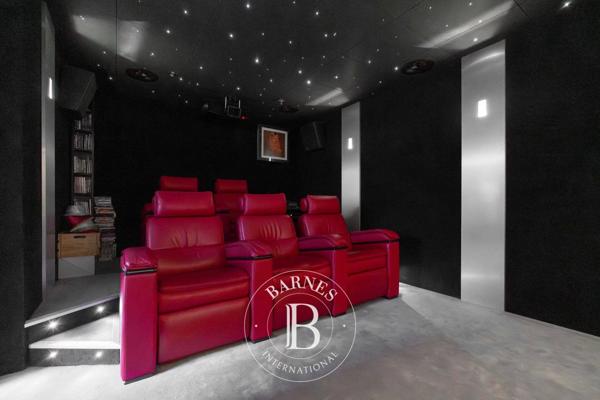 Marseille 12ème, Maison 5 Chambres -  480 m² à vendre