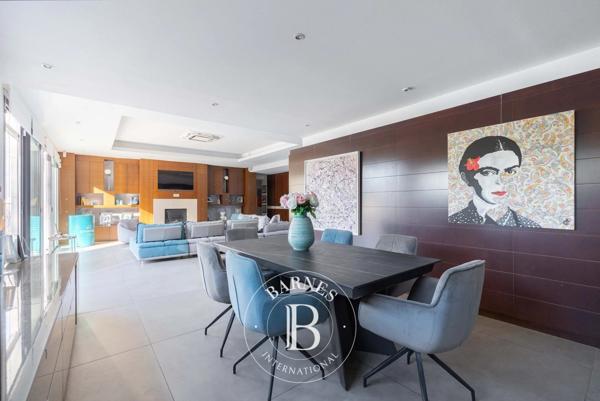 Marseille 12ème, Maison 5 Chambres -  480 m² à vendre