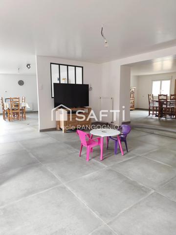 Corps de ferme aux volumes XXL