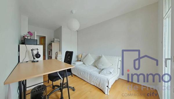 F4 DANS IMMEUBLE RÉCENT AVEC GARAGE ET DOUBLE TERRASSE