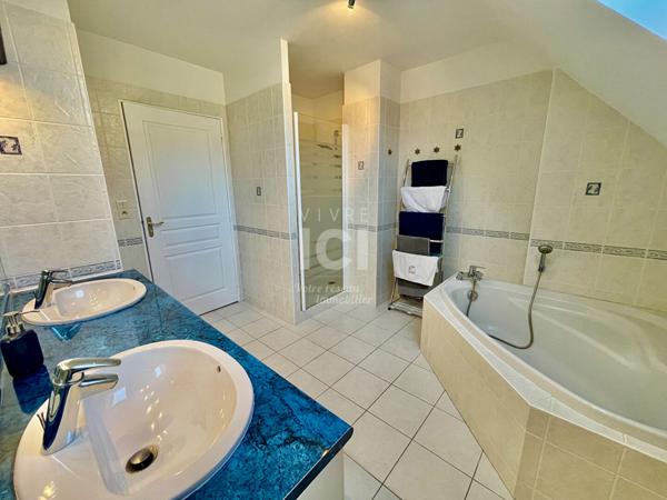DEMEURE - La Chapelle Sur Erdre - 8 chambres - 311m²