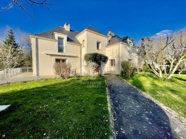 DEMEURE - La Chapelle Sur Erdre - 8 chambres - 311m²