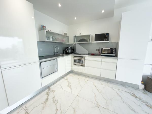 Limite SuperCannes - Vue Mer 2 Pièces